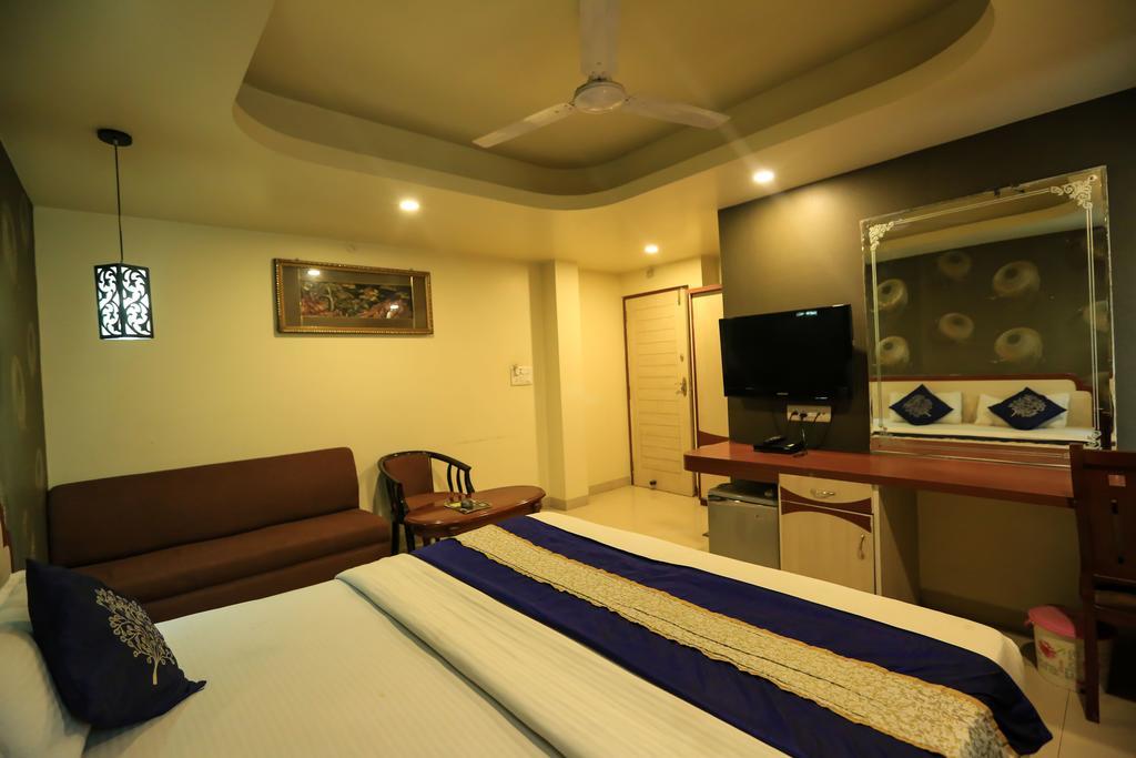 Hotel Rajlaxmi Bhopal Extérieur photo